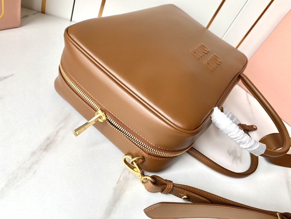 スーパーコピーブランドバッグ着用イメージ